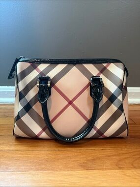 Burberry nova check Beige Plaid Top-Handle bowling bag with Black Patent Trim
